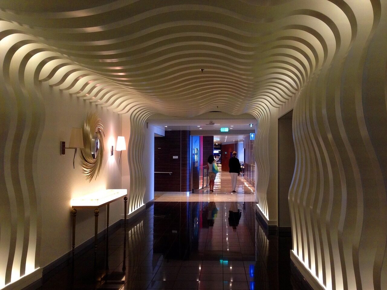 corridor-366017_1280